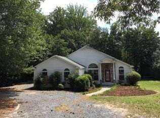 109 Millstone Rd, West End, NC 27376