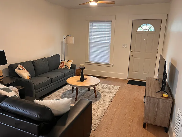1312 Oak St — Photo 11