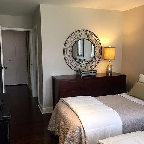 50 E Bellevue Pl APT 402 photo 1
