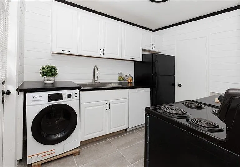 425 Lindbergh Dr NE #G1 — Photo 2