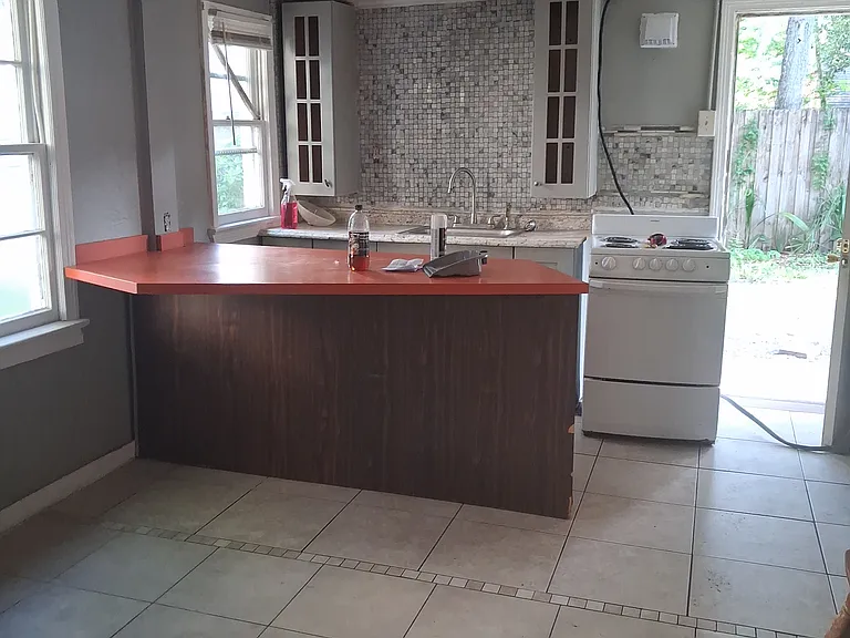 915 Park Ave #C — Photo 7