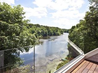 265 Valley Rd, Cos Cob, CT 06807