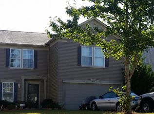 6037 Blue Ash Ln, Charlotte, NC 28215