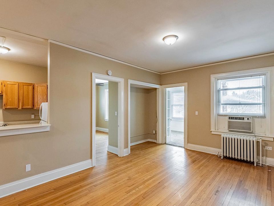 1st image of 524 S 31st St APT 20