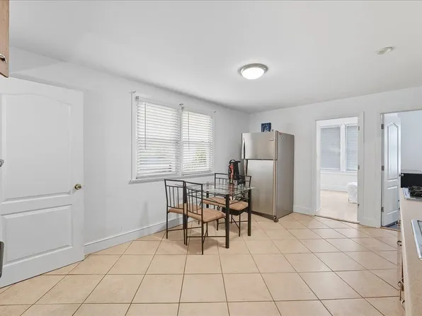 301 Ege Avenue image 10 of 16