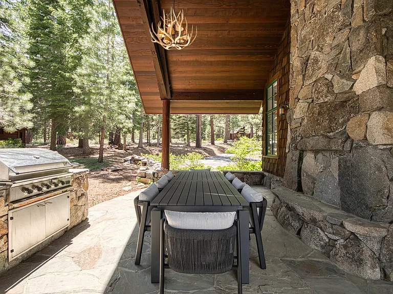 8450 Lahontan Dr — Photo 35