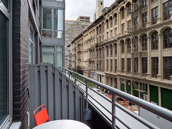 3rd image of 88 Leonard St APT 1118