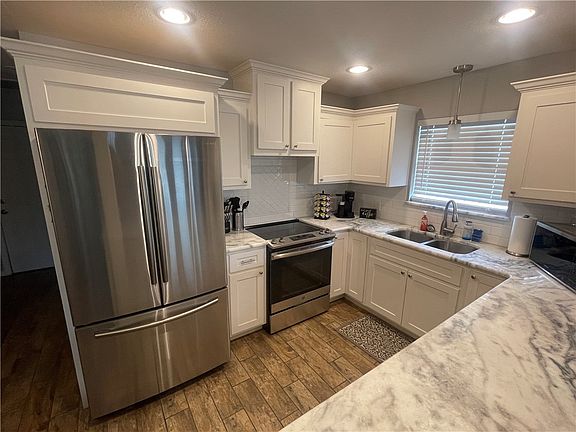 5th image of 2642 Allencrest Dr