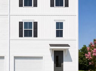 46 Basswood St, Berlin, NJ 08009