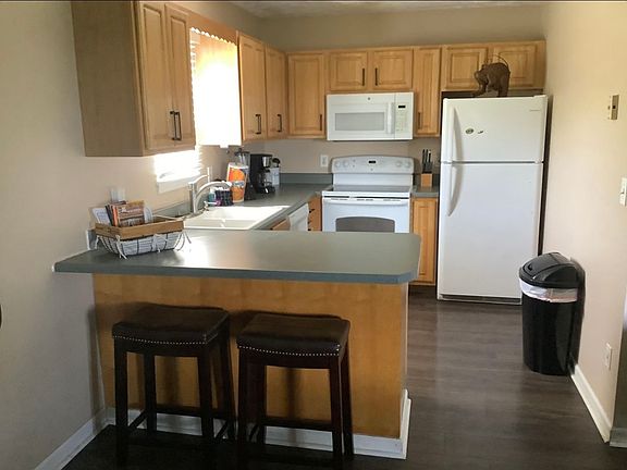 3rd image of 2708 Roberts Rd #4