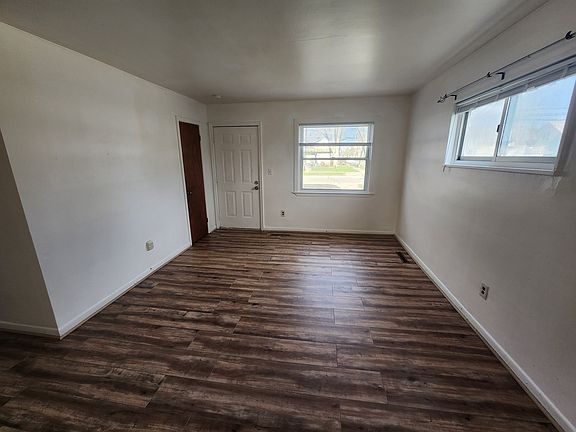 3rd image of 6311 Helen St