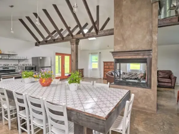 1519 Dry Valley Rd, Rossville, GA 30741