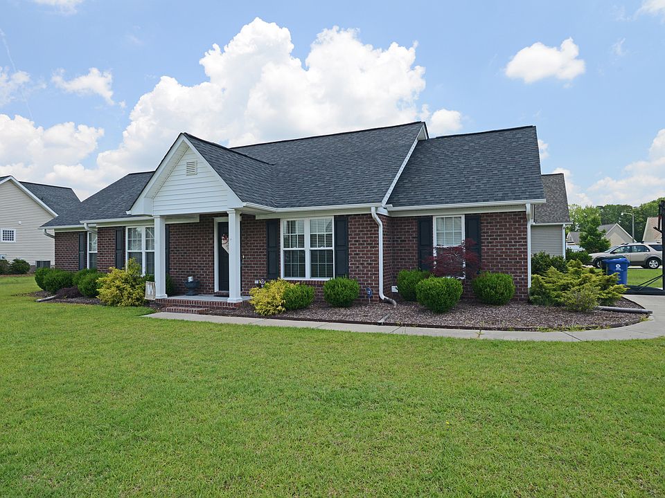 2nd image of 307 Daisy Ln