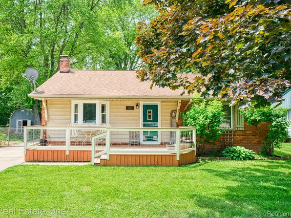 5320 Leland St, Brighton, MI 48116