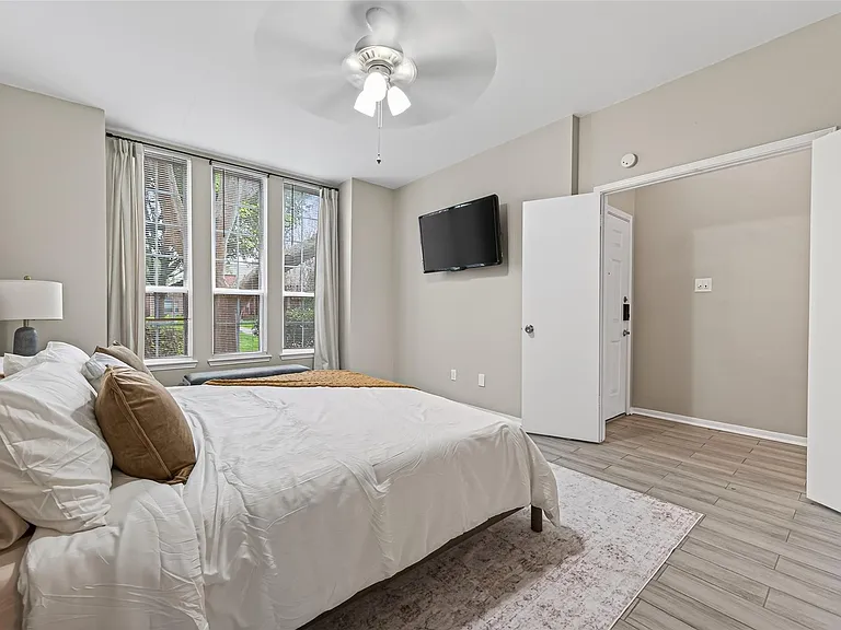 6635 Queensclub Dr — Photo 24