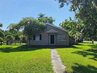 10 N Trowell Ave, Umatilla, FL, 32784