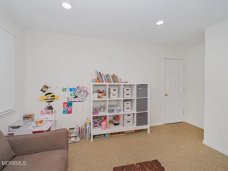 209 Woodcrest Rd — Photo 26
