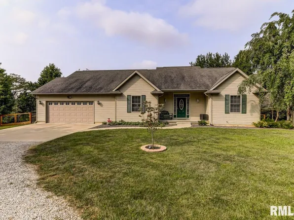 613 Locust St, Mechanicsburg, IL 62545