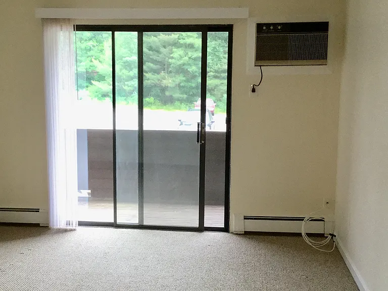 15 Davis Rd #B10 — Photo 3