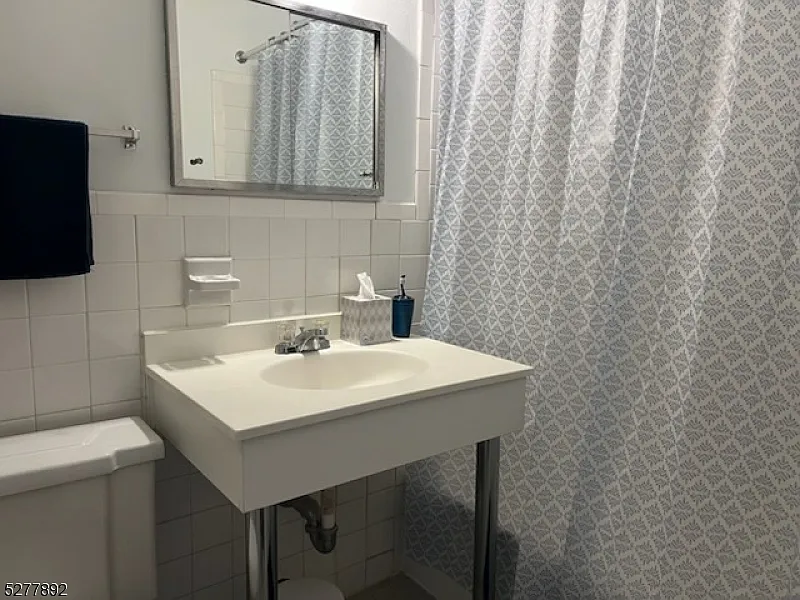 1 bed, 1.0 bath, $1,700 — Photo 4