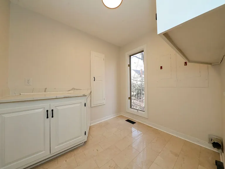 208 Fairfax Way — Photo 63