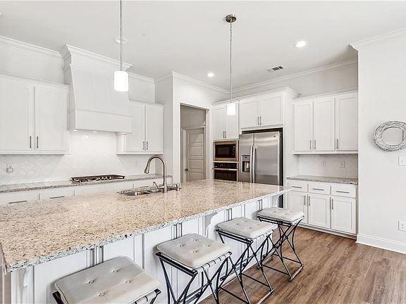 5th image of 2056 Prestwood Ln