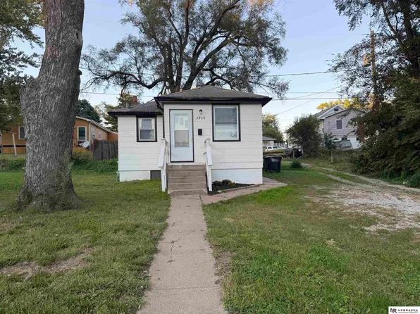 3938 Curtis Ave, Omaha, NE 68111