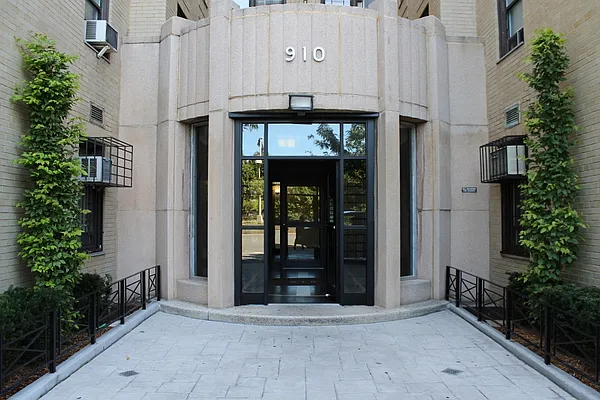 Rented by Luxor Homes & Investment Realty | media 15