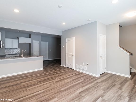 3rd image of 9333 Primo Ln