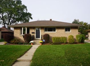 2637 S 101st St, West Allis, WI 53227