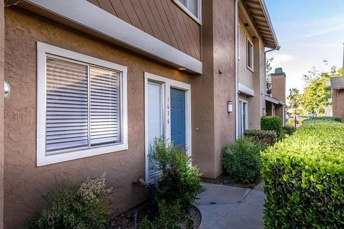 1st image of 1636 Seacreek Way