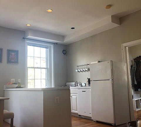 5th image of 200 S Pitt St APT 1