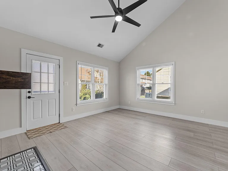 16842 Bridgeton Ln — Photo 9