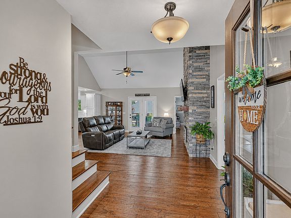 3rd image of 516 Becks Pl