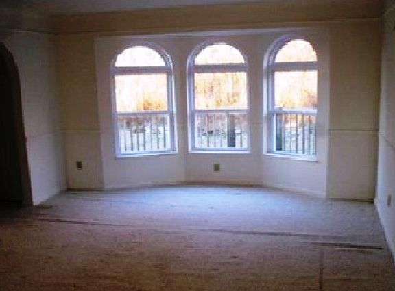5th image of 810 Emerald Dr