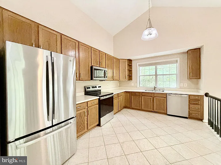 70 Dorothy Ln — Photo 15