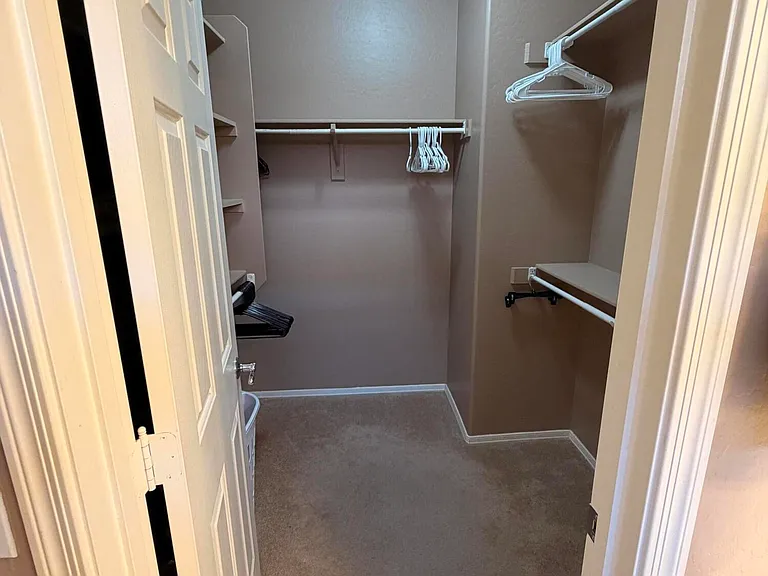 2312 N Hudson Dr — Photo 17