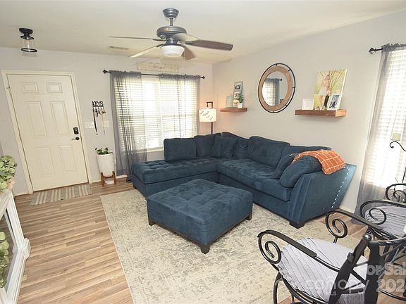 4th image of 3136 Teton Dr