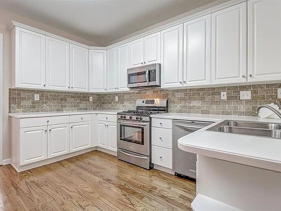 5th image of 375 Satterwhite Dr