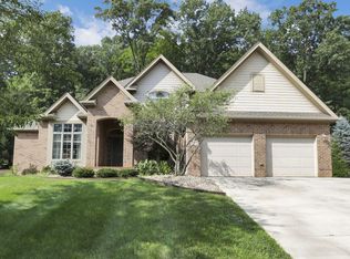886 Howell Dr, Newark, OH 43055