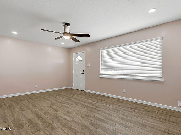 4th image of 5700 Lexington Rd