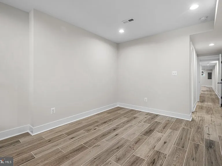 20 T St NW #1 — Photo 16
