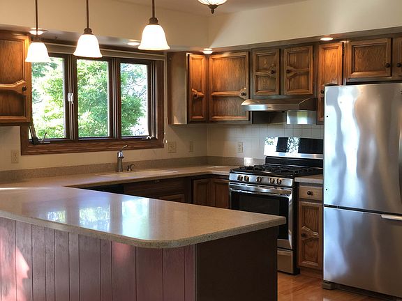 4th image of 2858 Monroe Dr