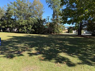 131 Cedar Dr, Saint Stephen, SC 29479