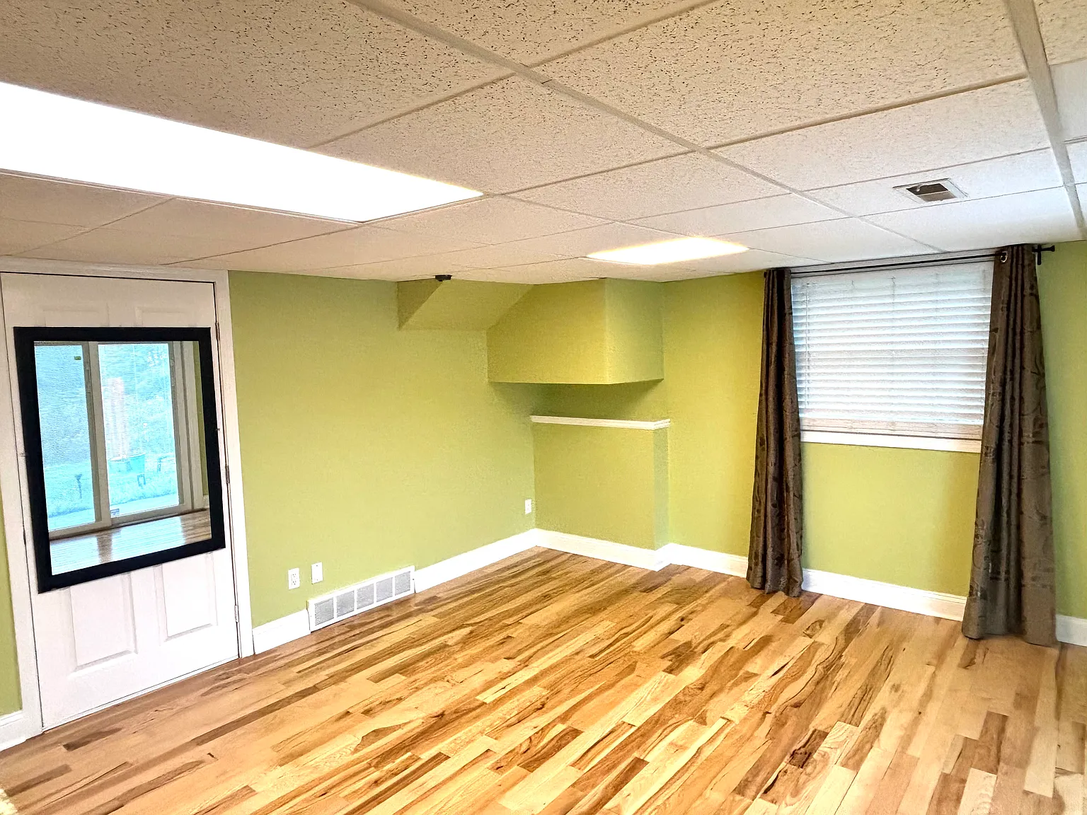Studio, 800 sqft, $1,200 — Photo 4
