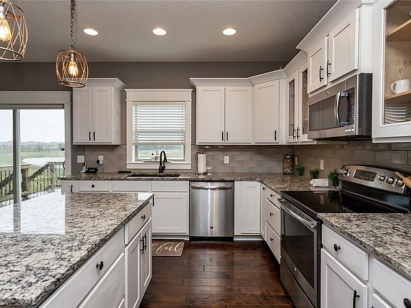 5th image of 5032 NE Bellagio Dr