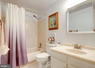 8931 Park Forest Dr — Photo 32