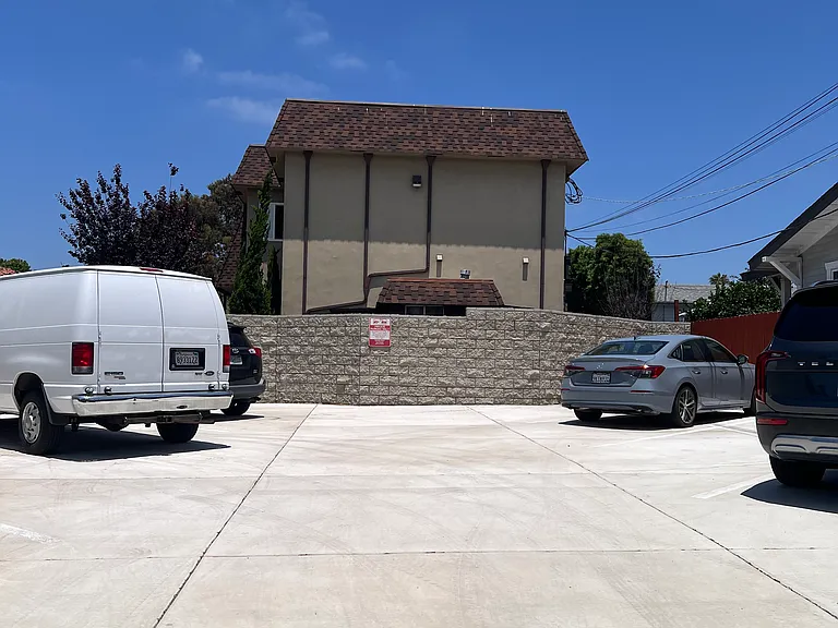4837 Brighton Ave — Photo 8