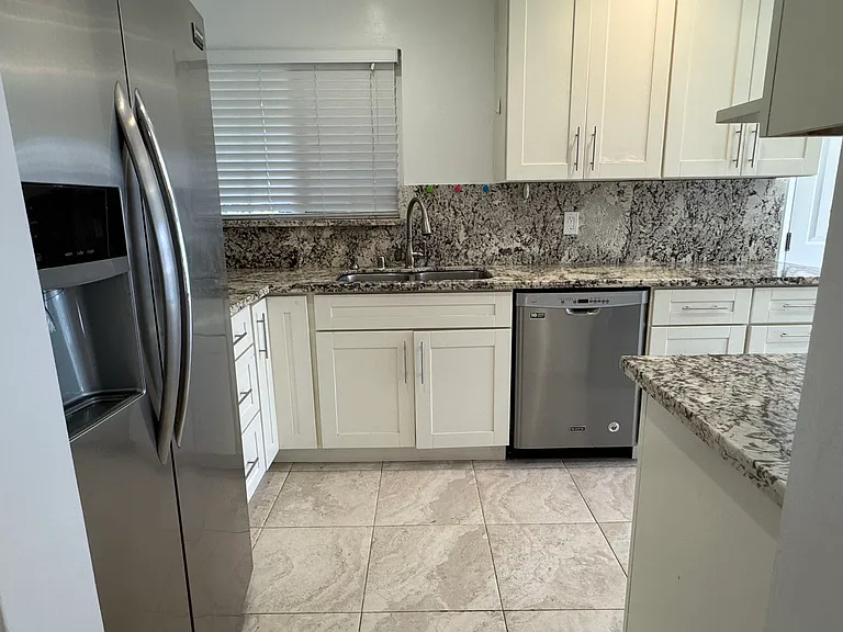 465 Craycroft Dr #1 — Photo 6