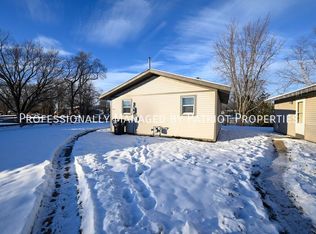 1207 Lakeview Dr, Tomah, WI 54660